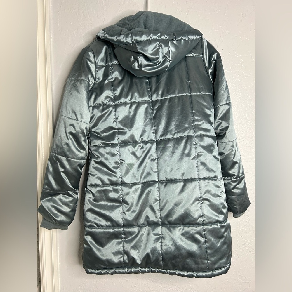 Calvin Klein Women’s Youth Metallic Puffer Jacket size Large - Picture 4 of 4